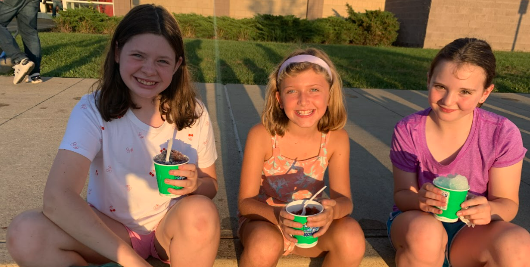 Big Walnut Intermediate School students enjoying a slushie drink at Students&#39; Night Out