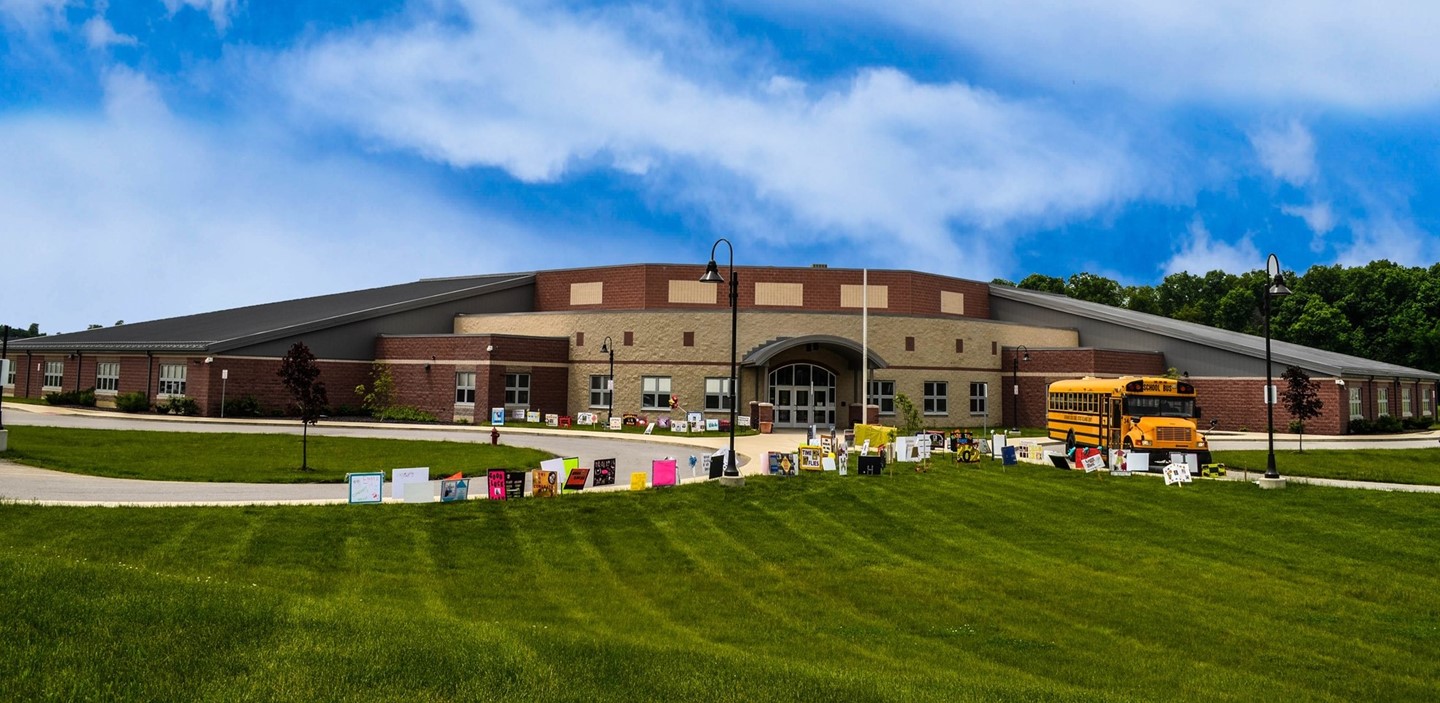 An exterior of General Rosecrans Elementary School