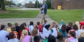 Music Mike plays for Big Walnut Elementary students