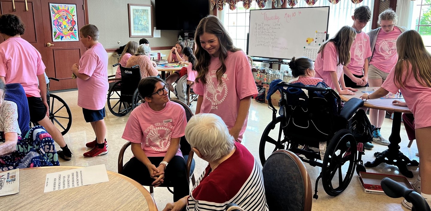 Big Walnut Middle School Students help seniors during Service Day