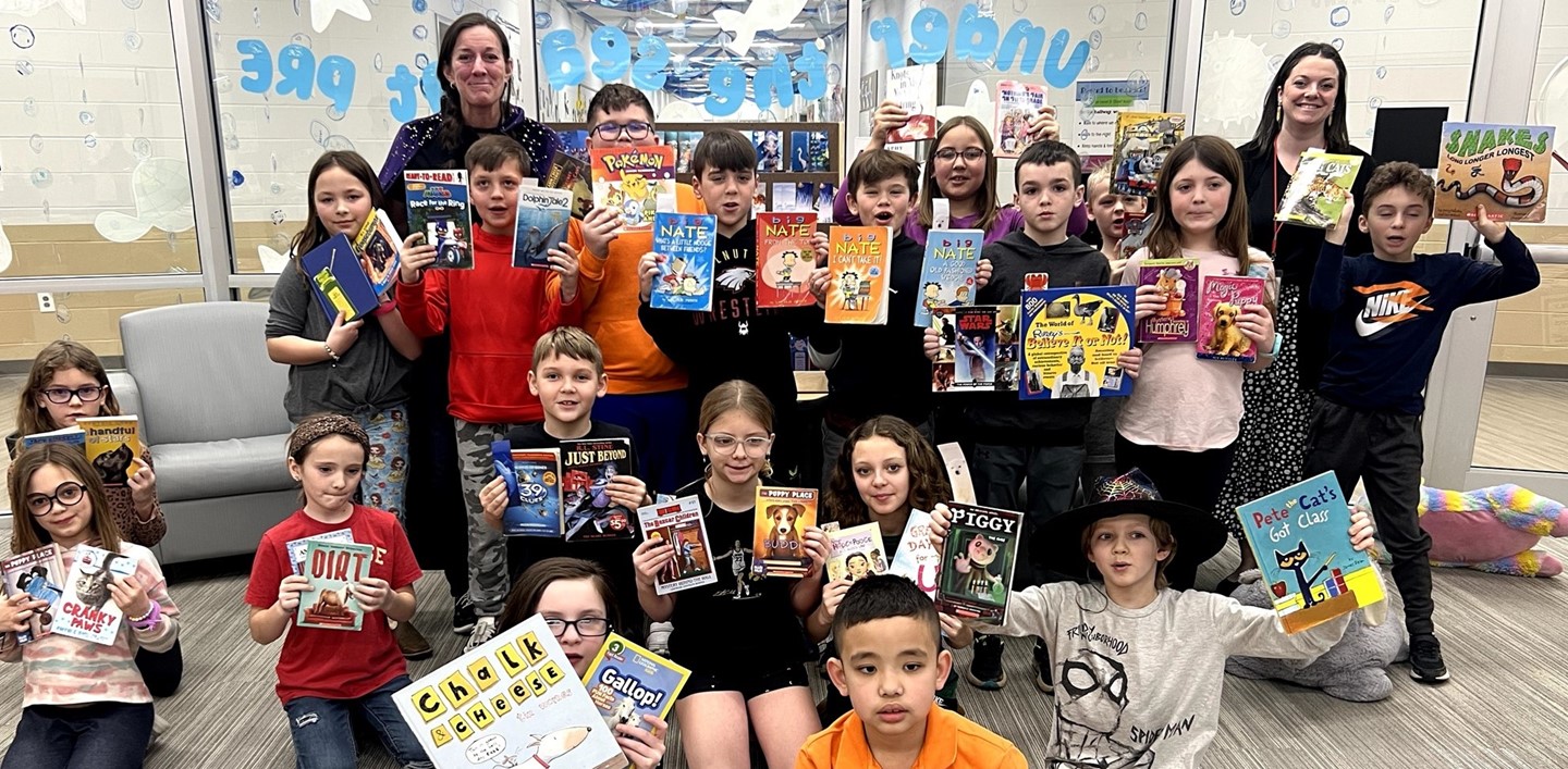 Read Across America - Students reading under the sea
