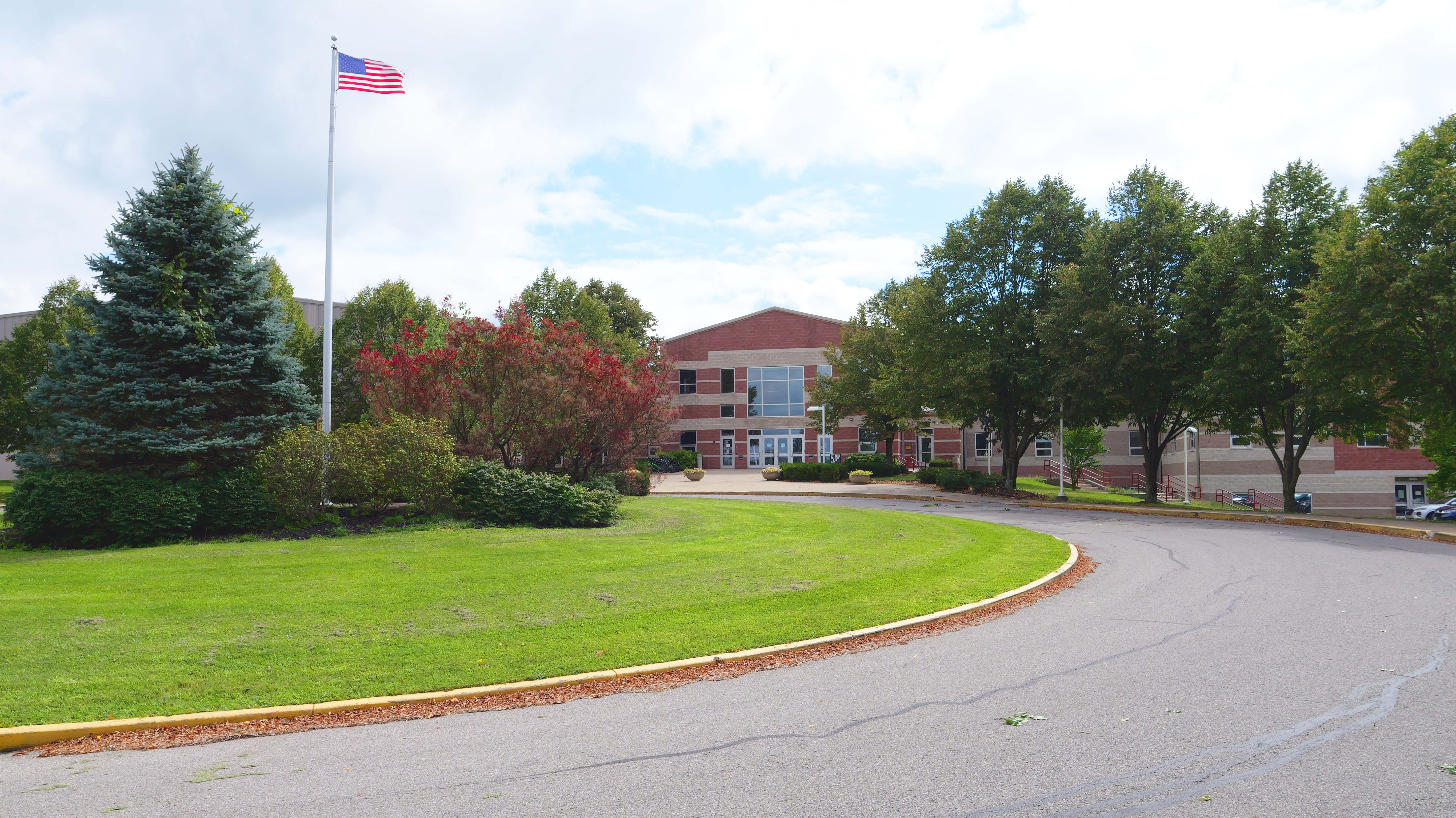 Embedded Image for: Big Walnut Middle School (BWMS Exterior.jpg)